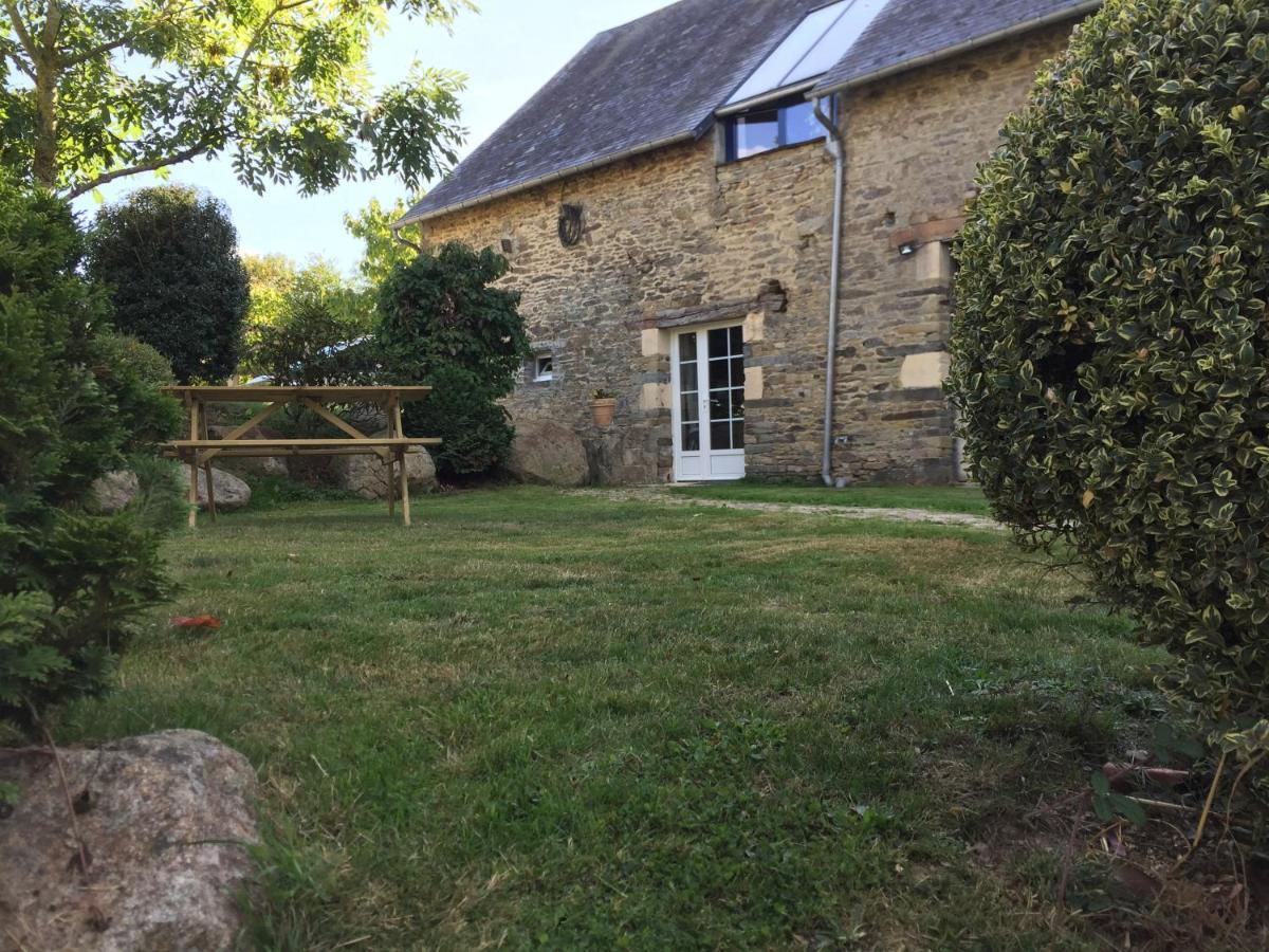 Bed and Breakfast Etang Fleuri à Cahagnes Extérieur photo